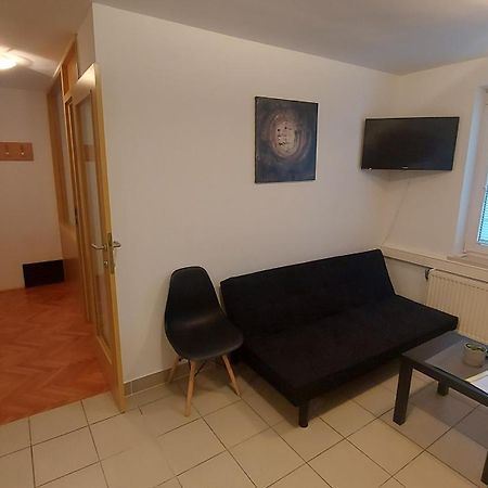 Sweet Apartments With Free Private Parking Laibach Zimmer foto