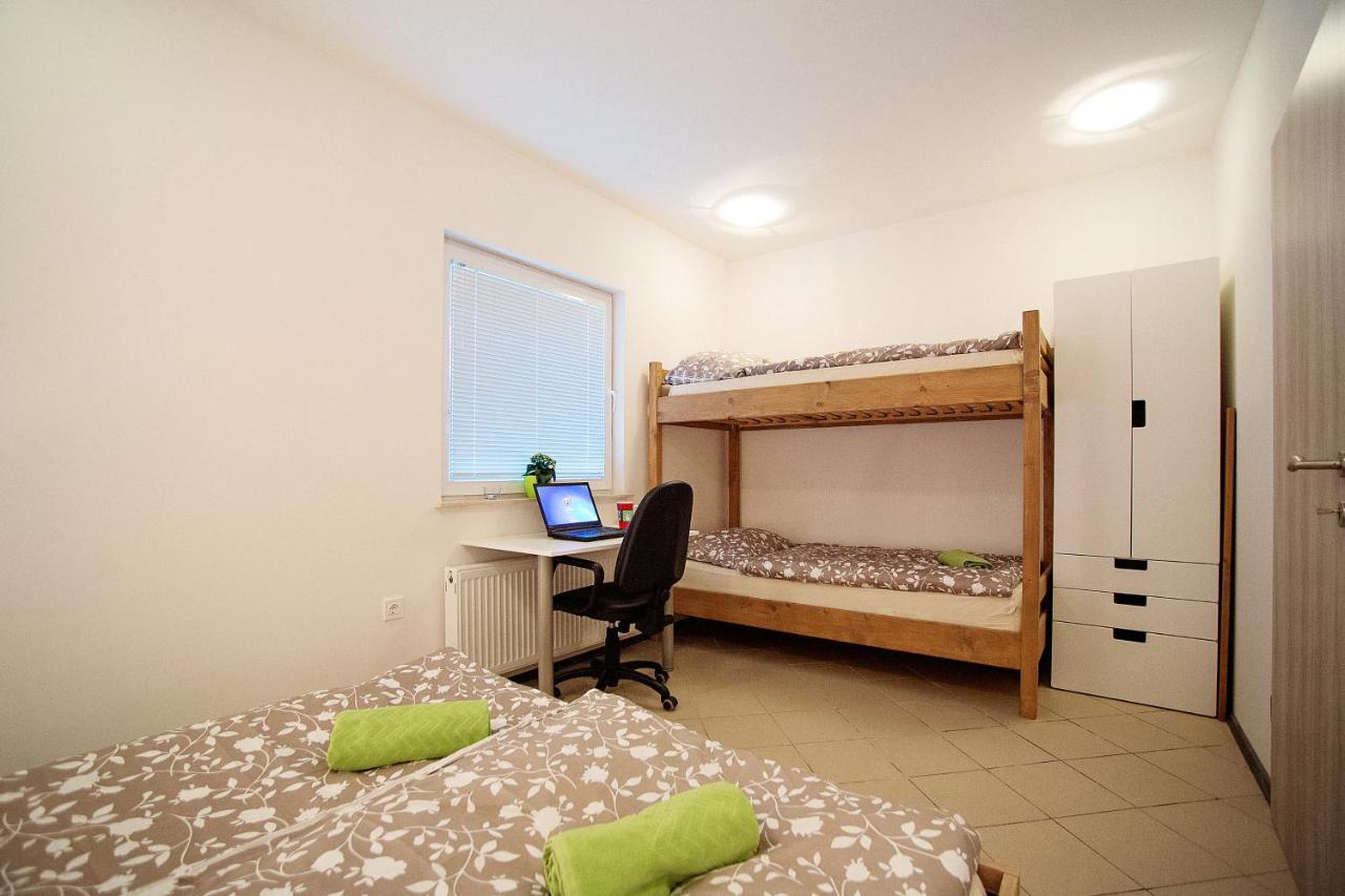 Sweet Apartments With Free Private Parking Laibach Exterior foto