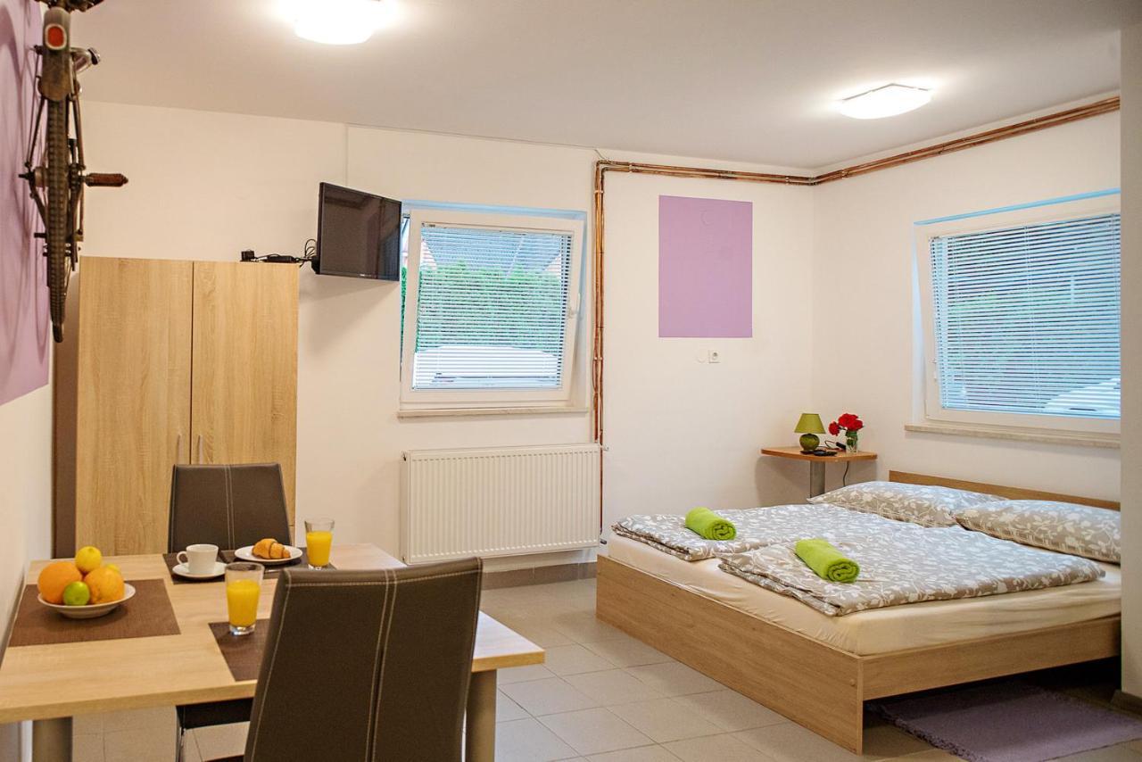 Sweet Apartments With Free Private Parking Laibach Exterior foto