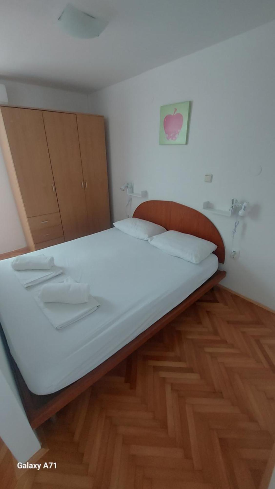 Sweet Apartments With Free Private Parking Laibach Exterior foto