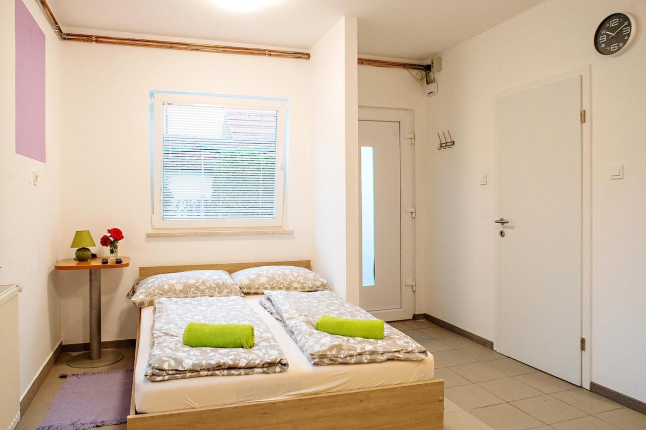 Sweet Apartments With Free Private Parking Laibach Zimmer foto
